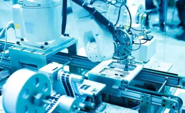 通信电子与电气机械 制造业中的科技融合与创新动力